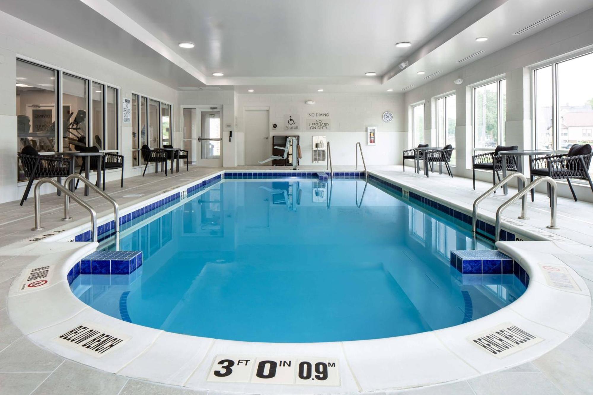Towneplace Suites By Marriott Milwaukee West Bend מראה חיצוני תמונה