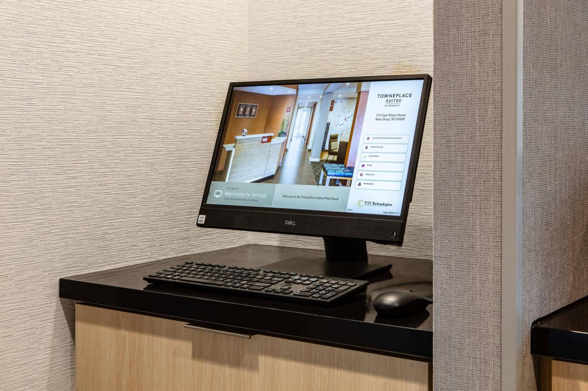 Towneplace Suites By Marriott Milwaukee West Bend מראה חיצוני תמונה