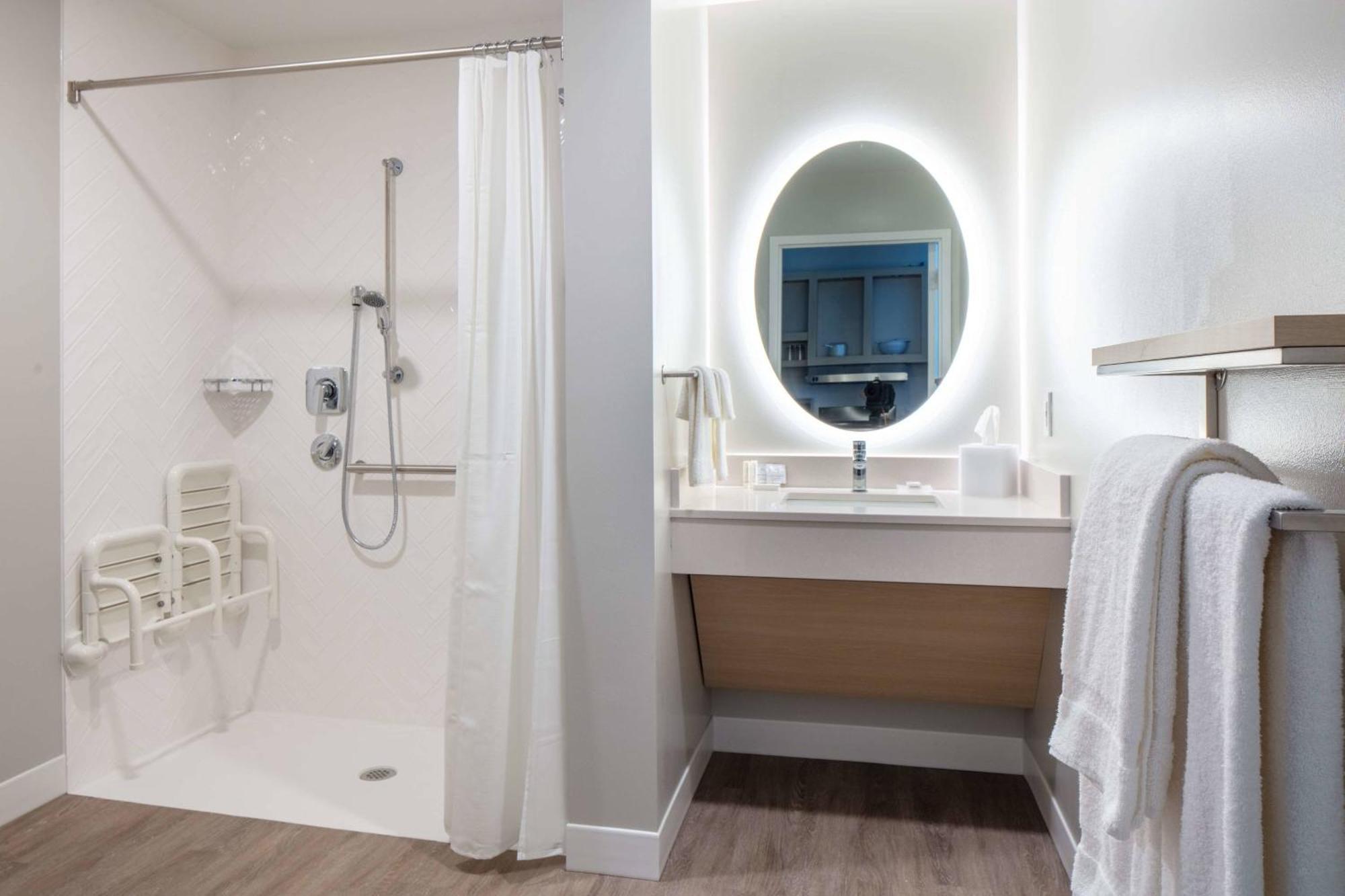 Towneplace Suites By Marriott Milwaukee West Bend מראה חיצוני תמונה