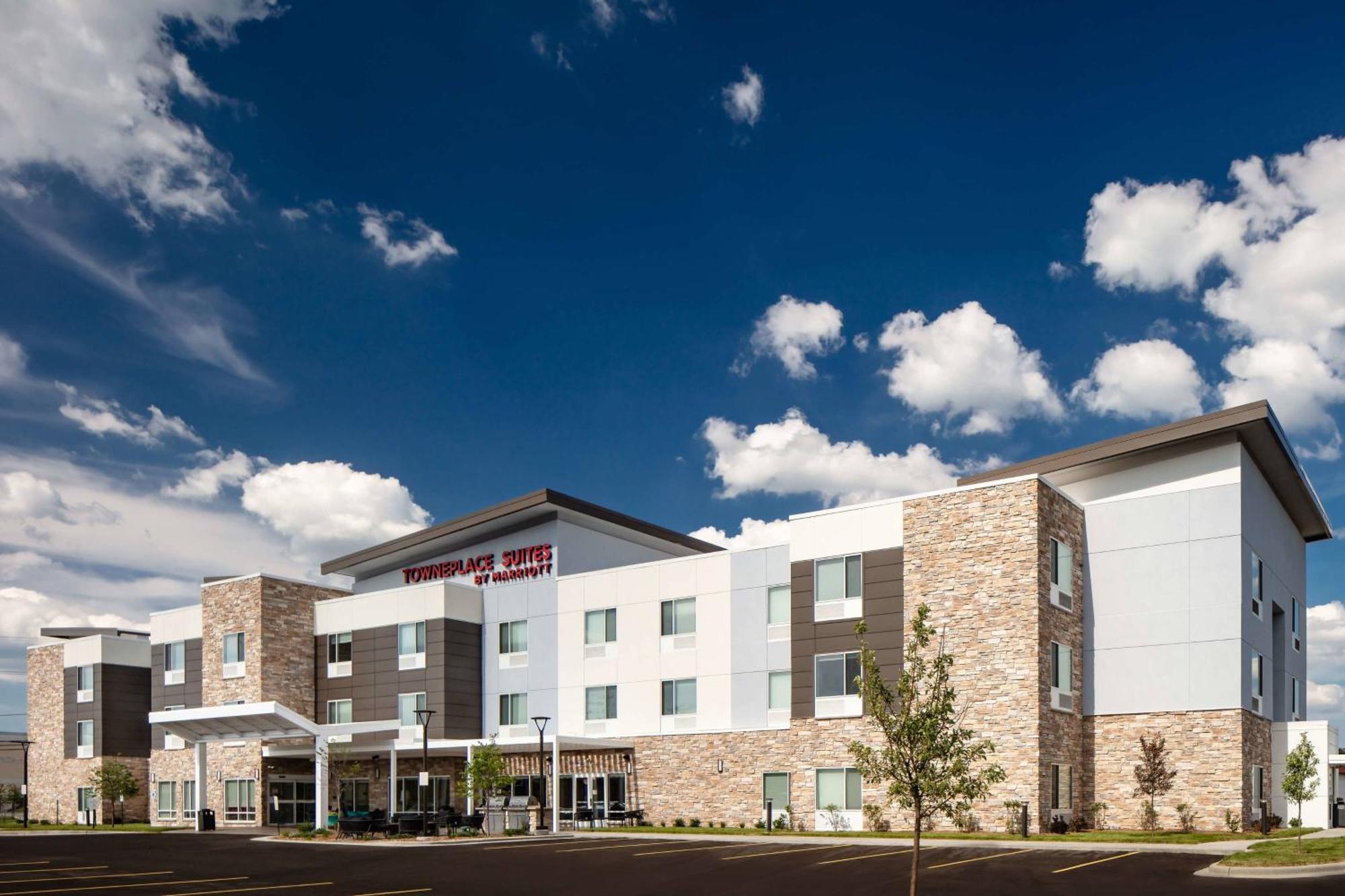 Towneplace Suites By Marriott Milwaukee West Bend מראה חיצוני תמונה