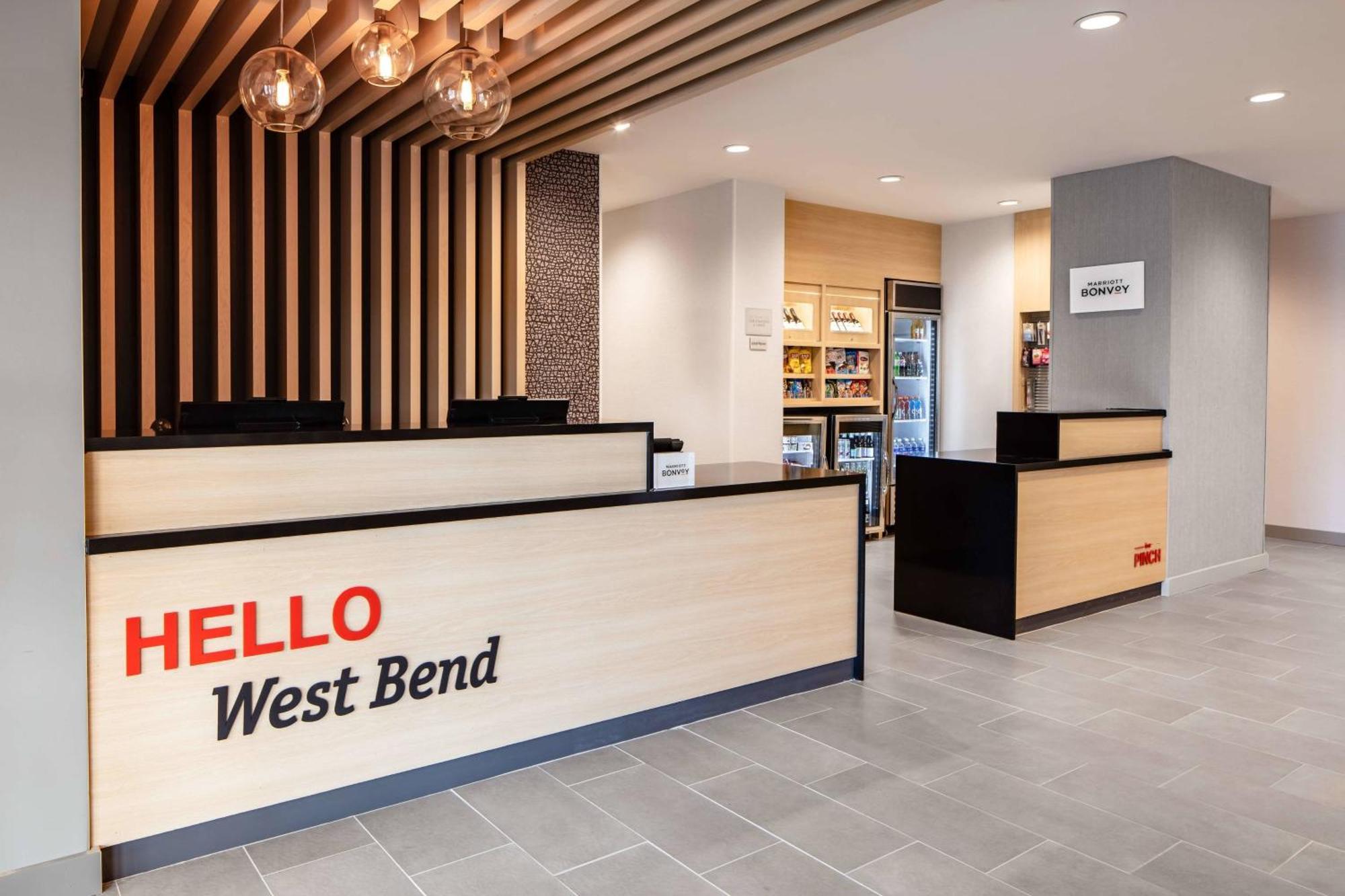 Towneplace Suites By Marriott Milwaukee West Bend מראה חיצוני תמונה